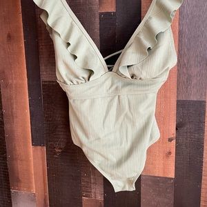 Shein 1pc swimsuit size S never worn tags still on